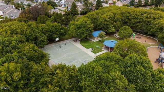 990 Holiday Avenue, Ventura, CA 93003