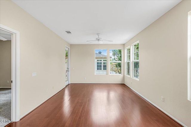 990 Holiday Avenue, Ventura, CA 93003