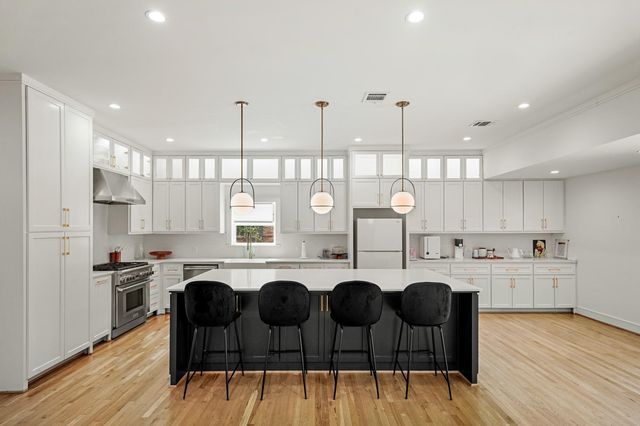5630 Lymbar Drive, Houston, TX 77096
