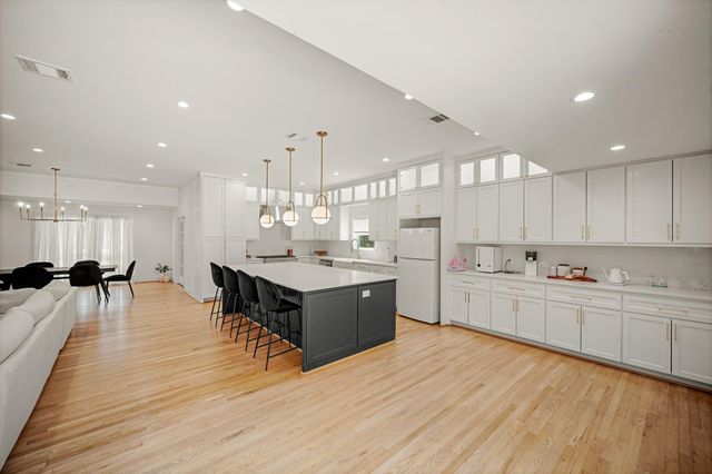 5630 Lymbar Drive, Houston, TX 77096
