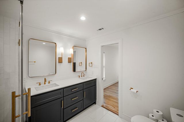 5630 Lymbar Drive, Houston, TX 77096