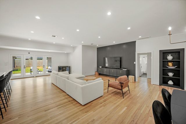 5630 Lymbar Drive, Houston, TX 77096