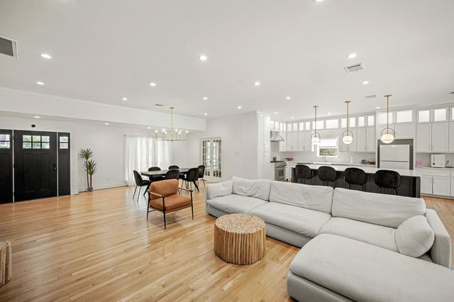5630 Lymbar Drive, Houston, TX 77096