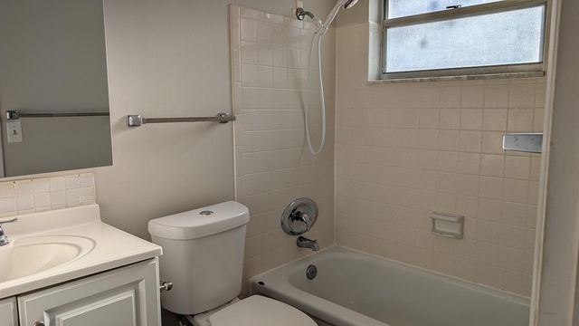 2600 SE Ocean Boulevard Ee3, Stuart, FL 34996