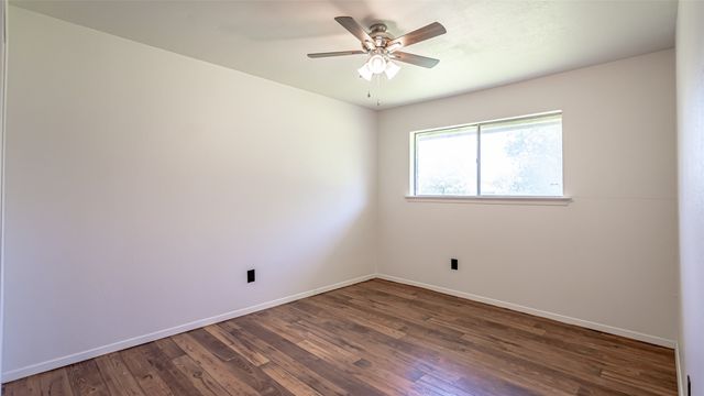 405 Heather Drive, Granbury, TX 76048