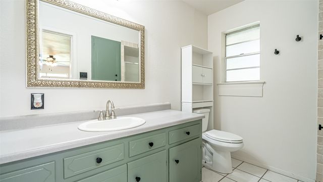 405 Heather Drive, Granbury, TX 76048