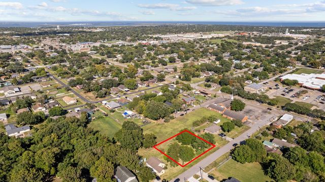 2522 3rd Avenue N, Texas City, TX 77590