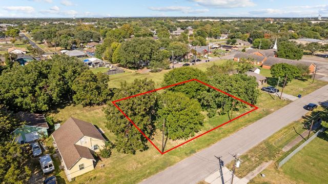 2522 3rd Avenue N, Texas City, TX 77590