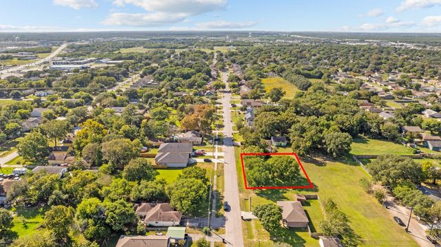 2522 3rd Avenue N, Texas City, TX 77590