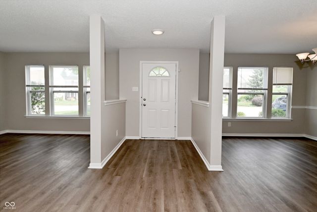 10421 Parmer Circle, Fishers, IN 46038