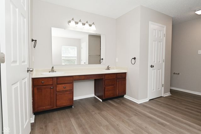 10421 Parmer Circle, Fishers, IN 46038