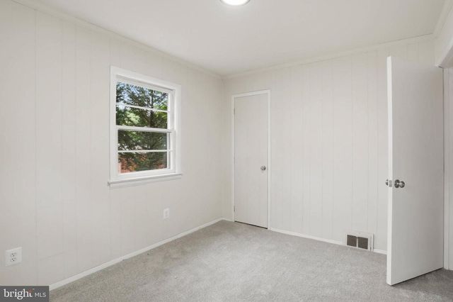 6605 RIGGS RD, Hyattsville, MD 20782