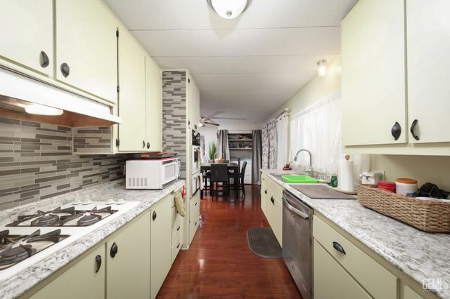 8500 Kern Canyon Road 66, Bakersfield, CA 93306