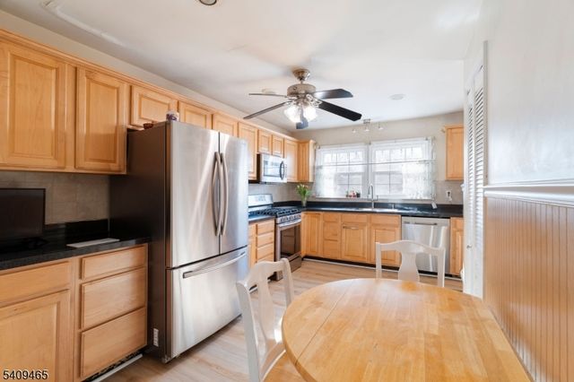 8 Cardinal Ln Apt 2, Hillsborough Twp., NJ 08844