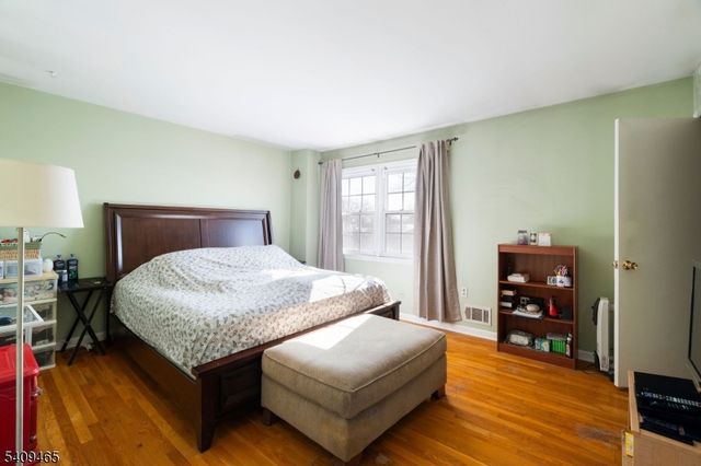 8 Cardinal Ln Apt 2, Hillsborough Twp., NJ 08844