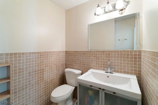 8 Cardinal Ln Apt 2, Hillsborough Twp., NJ 08844