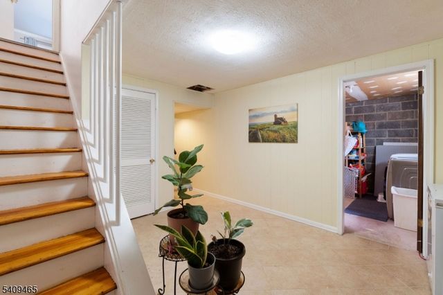 8 Cardinal Ln Apt 2, Hillsborough Twp., NJ 08844