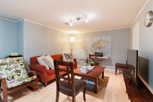 8 Cardinal Ln Apt 2, Hillsborough Twp., NJ 08844