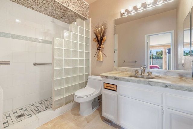 92 Lake Shore Drive, Rancho Mirage, CA 92270