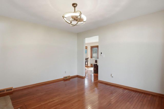 7944 Cooper ROAD, Kenosha, WI 53142