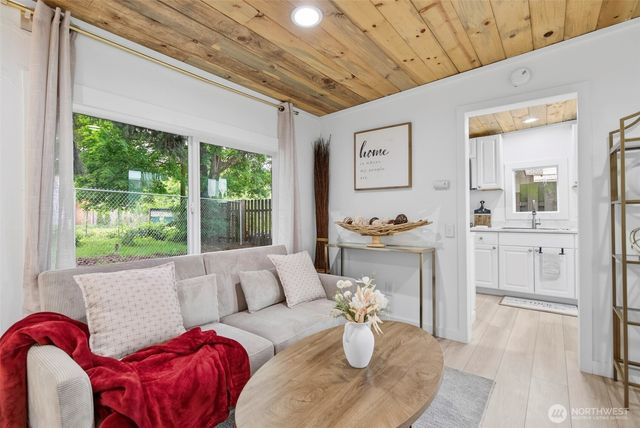605 32nd Avenue, Longview, WA 98632