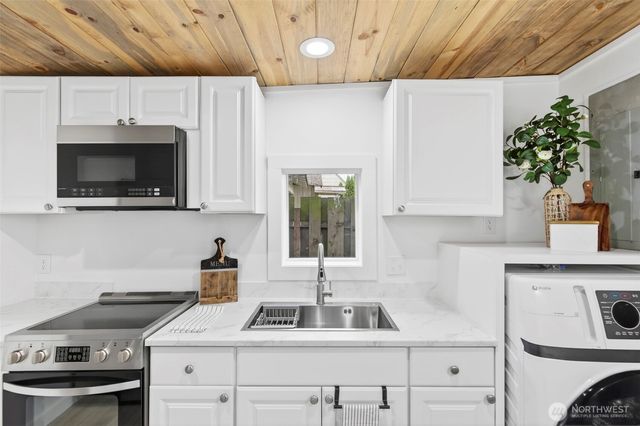 605 32nd Avenue, Longview, WA 98632