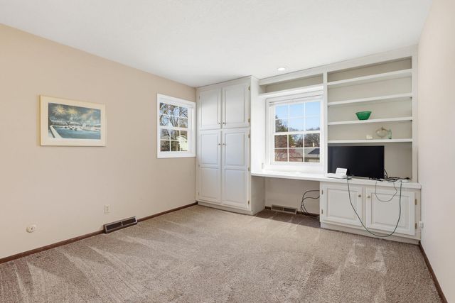 4320 Belle Avenue, Davenport, IA 52807