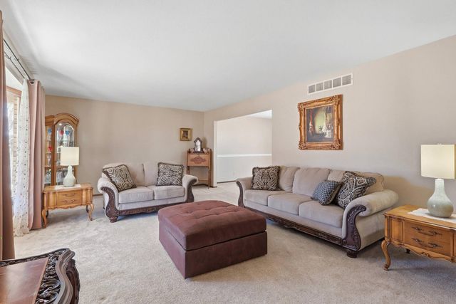 4320 Belle Avenue, Davenport, IA 52807