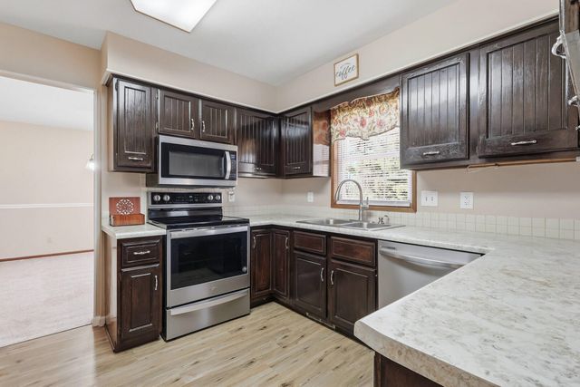 4320 Belle Avenue, Davenport, IA 52807