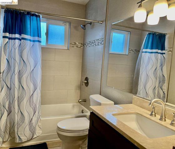 3839 Moonbeam DR, Sacramento, CA 95827