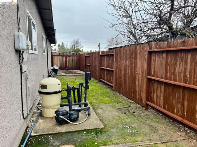 3839 Moonbeam DR, Sacramento, CA 95827