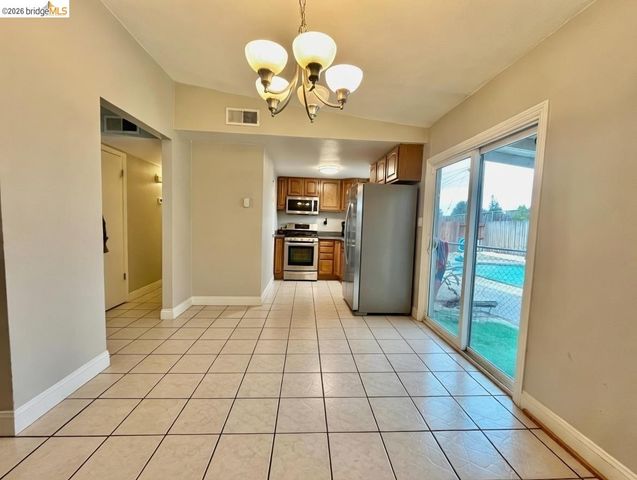 3839 Moonbeam DR, Sacramento, CA 95827