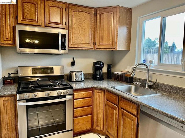 3839 Moonbeam DR, Sacramento, CA 95827