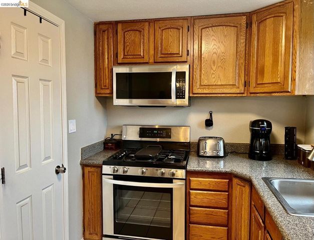 3839 Moonbeam DR, Sacramento, CA 95827