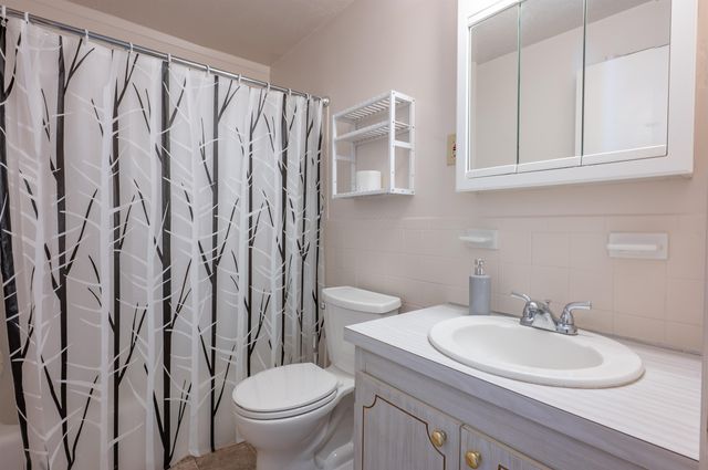 36 English Village Rd Apt 202R, Manchester, NH 03102