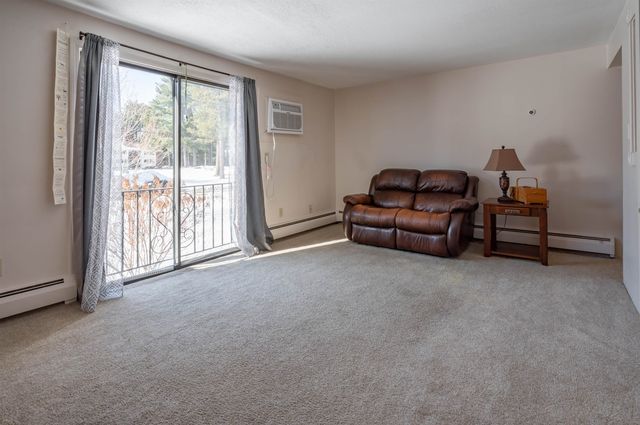 36 English Village Rd Apt 202R, Manchester, NH 03102