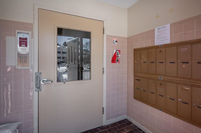 36 English Village Rd Apt 202R, Manchester, NH 03102