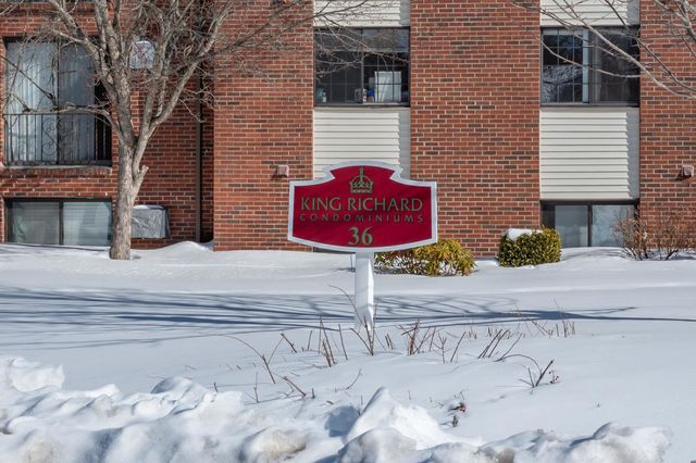 36 English Village Rd Apt 202R, Manchester, NH 03102