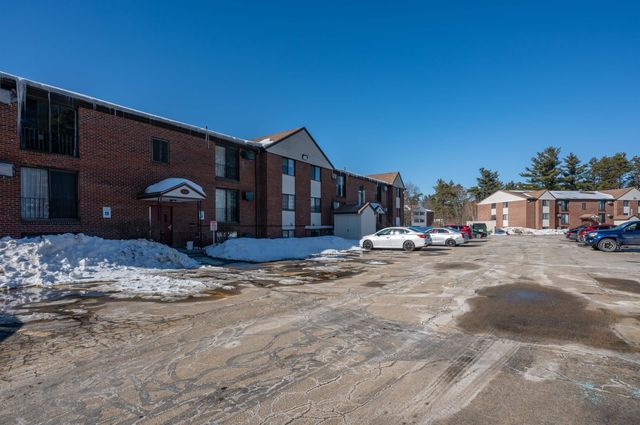 36 English Village Rd Apt 202R, Manchester, NH 03102