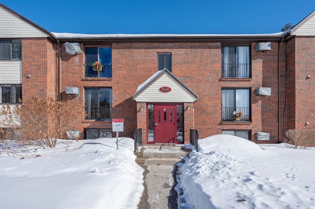 36 English Village Rd Apt 202R, Manchester, NH 03102