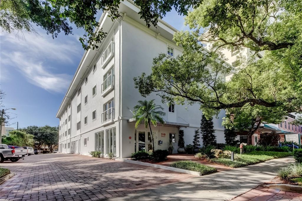 210 5TH AVENUE S 206, St Petersburg, FL 33701