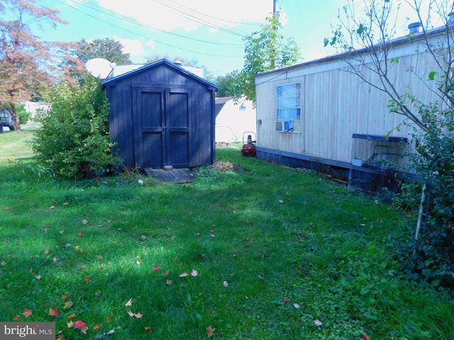 117 MEADOW LN, Lititz, PA 17543