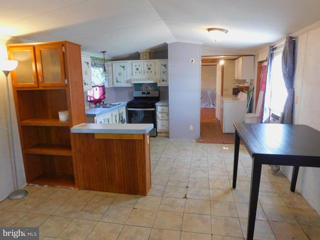 117 MEADOW LN, Lititz, PA 17543