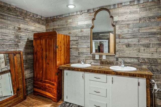 844 Mc Lean Road, Mountain Grove, MO 65711