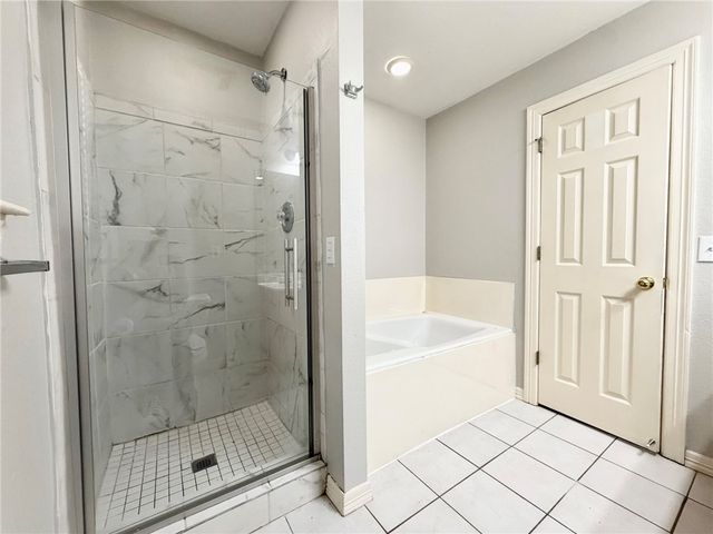 2702 Drexelwood, Johnson, AR 72761