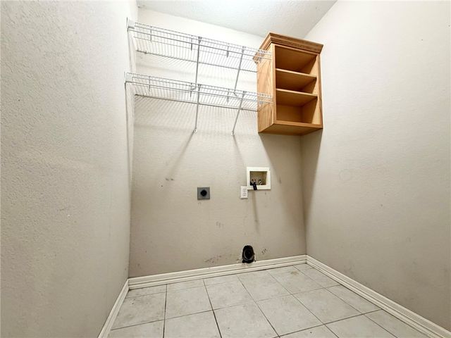 2702 Drexelwood, Johnson, AR 72761