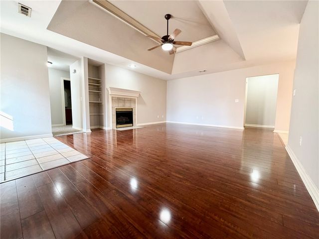 2702 Drexelwood, Johnson, AR 72761