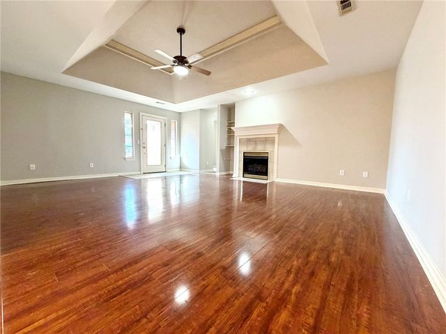 2702 Drexelwood, Johnson, AR 72761