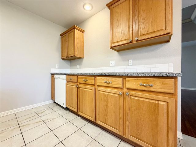 2702 Drexelwood, Johnson, AR 72761