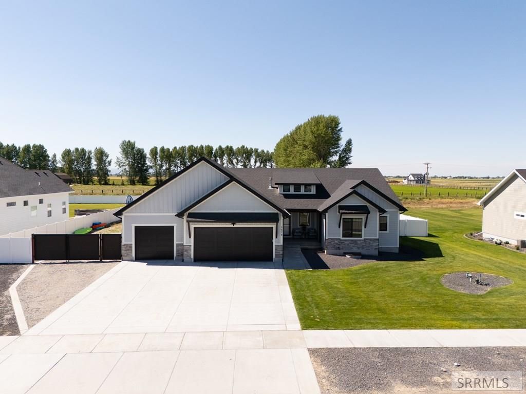 Image 3 of property listing at 3678 E 7 N, Rigby, ID 83442